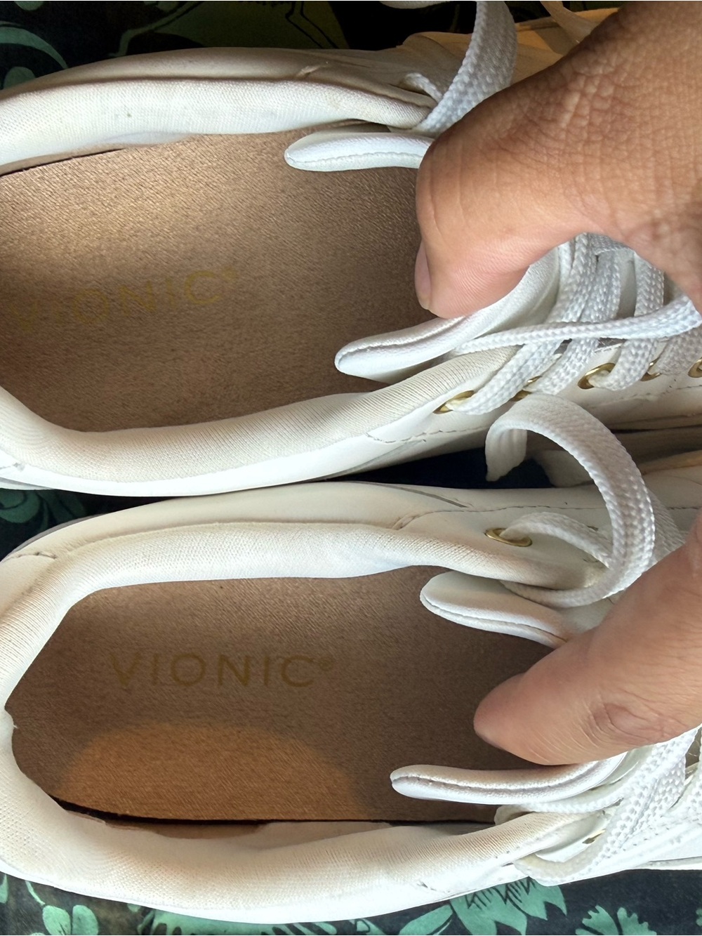 Vionic Emery White Leather Sneaker Women’s Size 9 NWOB - Picture 5 of 6
